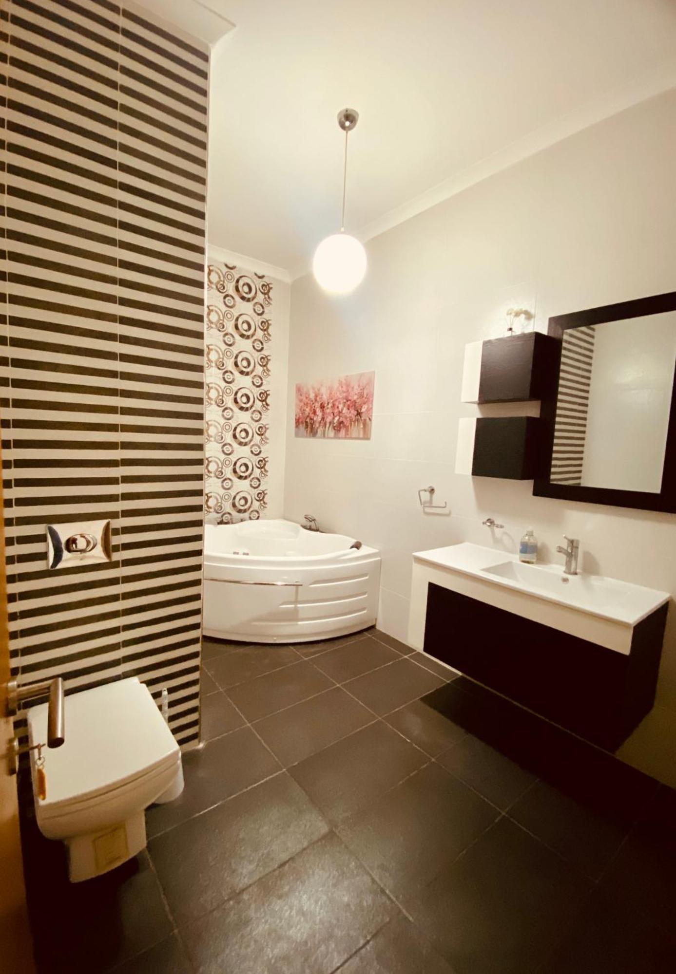 Bugibba Central Modern Apartment 圣保罗湾城 外观 照片