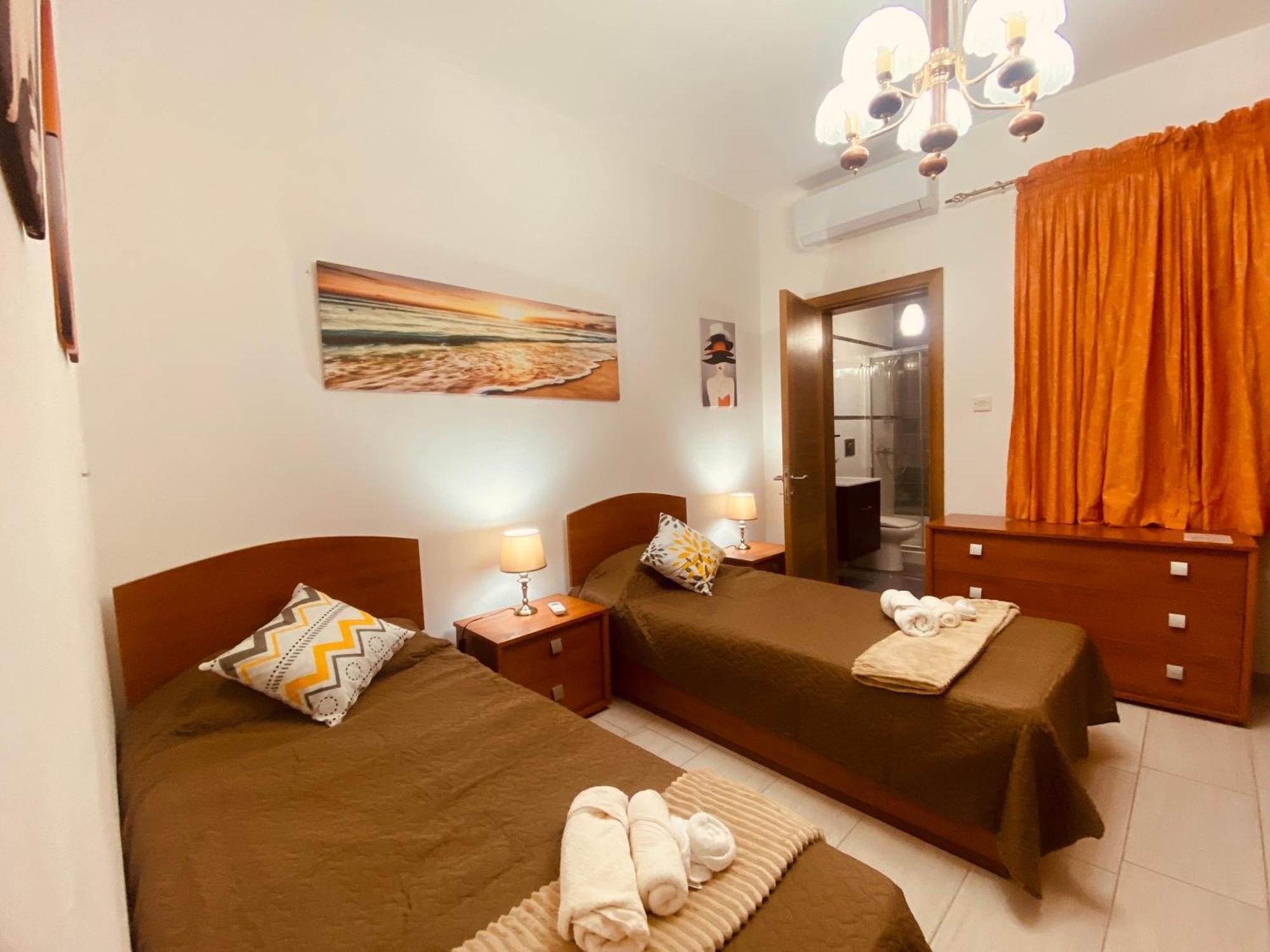 Bugibba Central Modern Apartment 圣保罗湾城 外观 照片